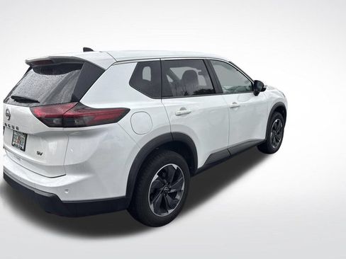 Certified 2024 Nissan Rogue SV FWD image 10