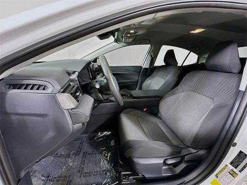 Used 2025 Toyota Camry LE image 15