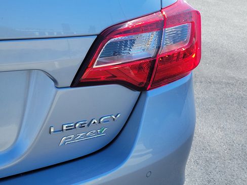 Used 2017 Subaru Legacy 2.5i Limited image 11