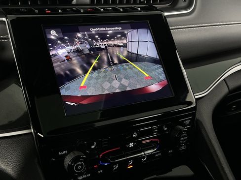 Used 2023 Jeep Grand Cherokee L Laredo image 21