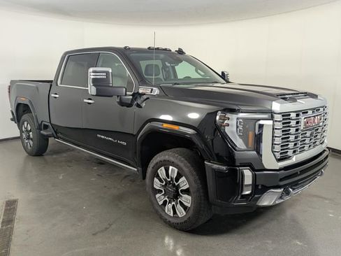 Used 2024 GMC Sierra 2500 Denali w/ Denali Reserve Package image 2