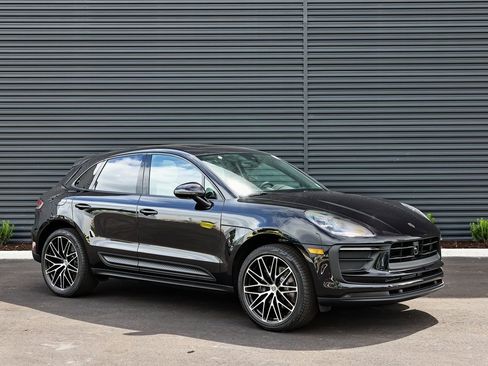 New 2026 Porsche Macan image 9