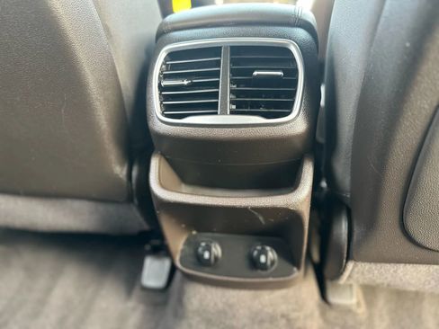 Used 2019 Hyundai Santa Fe SE image 31