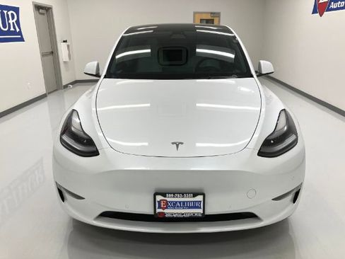 Used 2022 Tesla Model Y Long Range image 2
