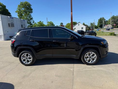 Used 2025 Jeep Compass Sport AWD/4WD image 5