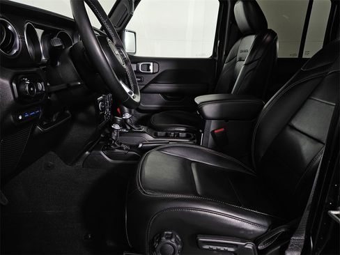 Used 2023 Jeep Wrangler Unlimited Sahara w/ Cold Weather Group image 25