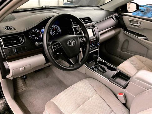 Used 2016 Toyota Camry LE FWD image 12