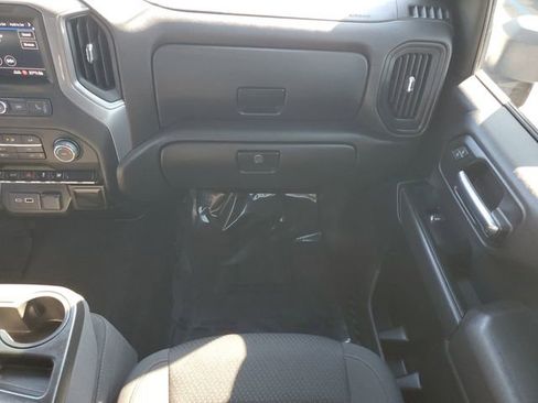 Used 2022 Chevrolet Silverado 2500 Custom w/ Custom Value Package image 22