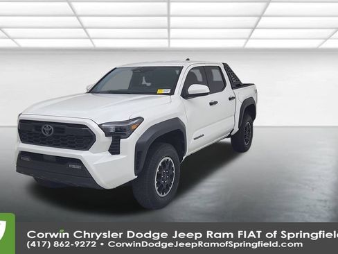 Used 2024 Toyota Tacoma 4x4 Double Cab image 6