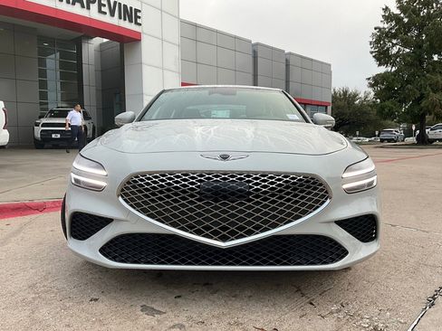 Used 2025 Genesis G70 2.5T image 4