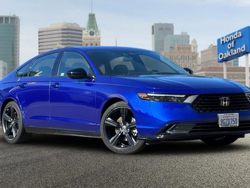 Used 2023 Honda Accord Sport image 2