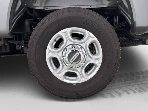 Used 2025 Ford F350 XLT w/ FX4 Off-Road Package image 23