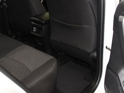 Used 2022 Toyota RAV4 XLE FWD image 37