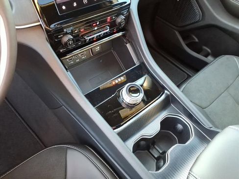 New 2025 Jeep Grand Cherokee L Altitude image 23