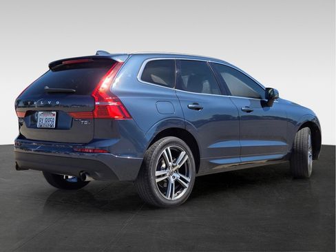 Used 2021 Volvo XC60 T5 Momentum w/ Advanced Package AWD/4WD image 5