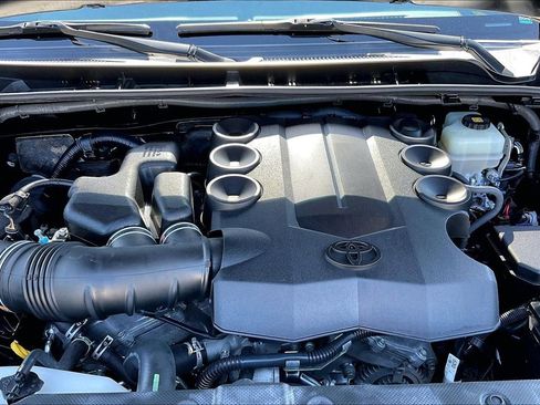 Used 2019 Toyota 4Runner Limited AWD/4WD image 10