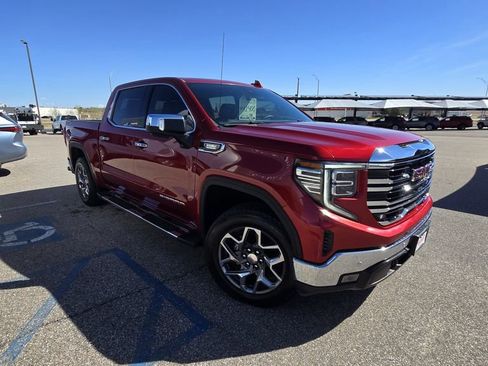 Used 2022 GMC Sierra 1500 SLT w/ SLT Premium Plus Package image 4