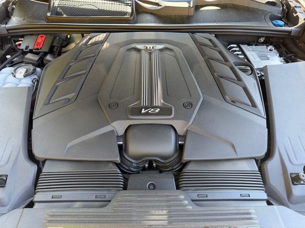Certified 2025 Bentley Bentayga AWD/4WD image 13