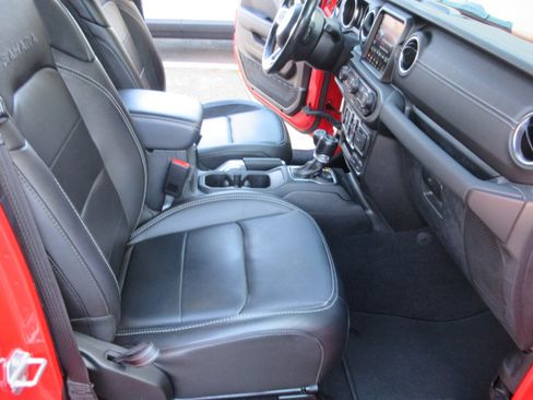 Used 2021 Jeep Wrangler Unlimited Sahara w/ Cold Weather Group image 21