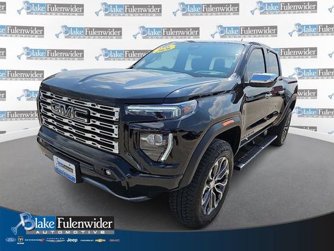 Used 2026 GMC Canyon Denali w/ LPO, Black Badging Package AWD/4WD image 1