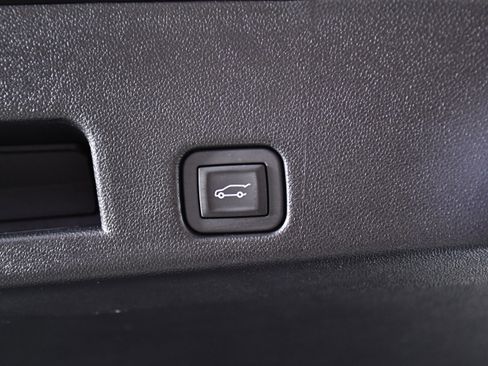 Used 2026 Chevrolet Traverse RS image 39