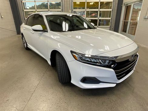 Used 2022 Honda Accord LX image 7