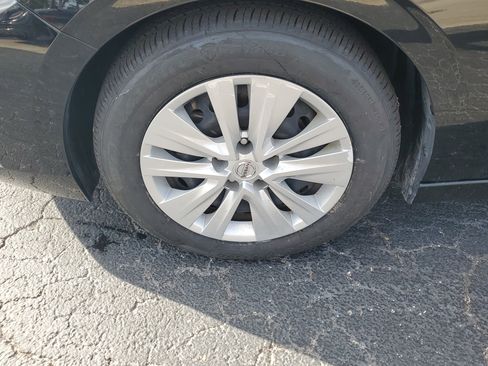 Certified 2022 Nissan Sentra S image 4