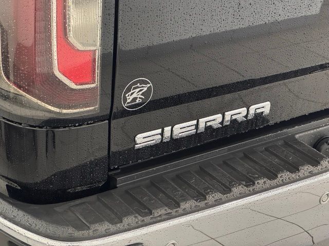 Used 2018 GMC Sierra 1500 SLT AWD/4WD image 44