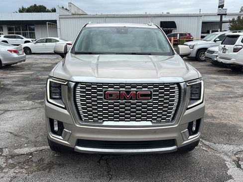 Used 2024 GMC Yukon Denali RWD image 2