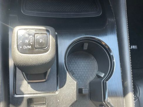 Used 2023 Nissan Rogue SL image 34