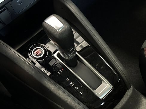 Used 2025 Nissan Versa SR w/ Trunk Package image 22