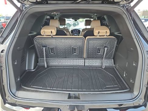 Used 2023 Chevrolet Traverse Premier w/ LPO, Floor Liner Package FWD image 16