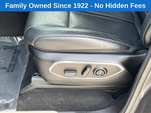 Certified 2024 Jeep Wagoneer L Series II w/ Flexible Seating Group AWD/4WD image 10
