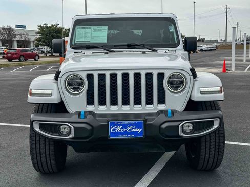 Used 2022 Jeep Wrangler Unlimited Sahara w/ Cold Weather Group image 11