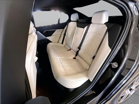 Used 2024 BMW i5 eDrive40i w/ M Sport Package RWD image 19