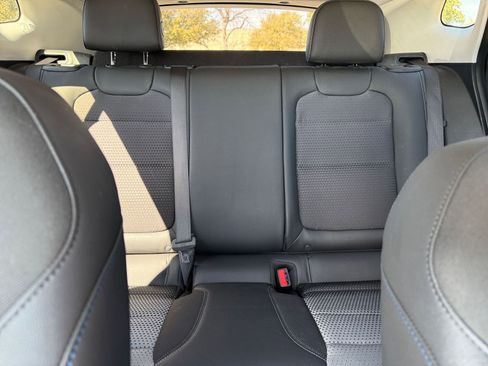 Used 2025 Chevrolet Trax LT image 38