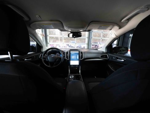 Used 2023 Ford Edge SE w/ Black Appearance Package image 19