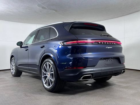 Certified 2025 Porsche Cayenne AWD/4WD image 3