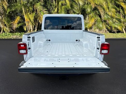 New 2026 Jeep Gladiator Sport AWD/4WD image 6