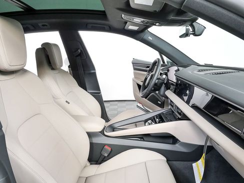 New 2026 Porsche Macan Electric image 23