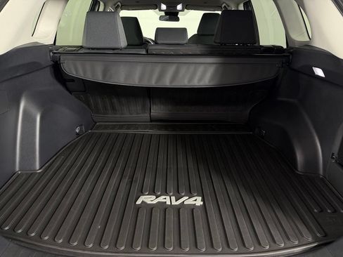 Used 2024 Toyota RAV4 LE AWD/4WD image 27