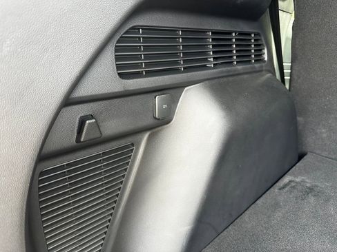 Used 2023 Ford Escape SE image 43