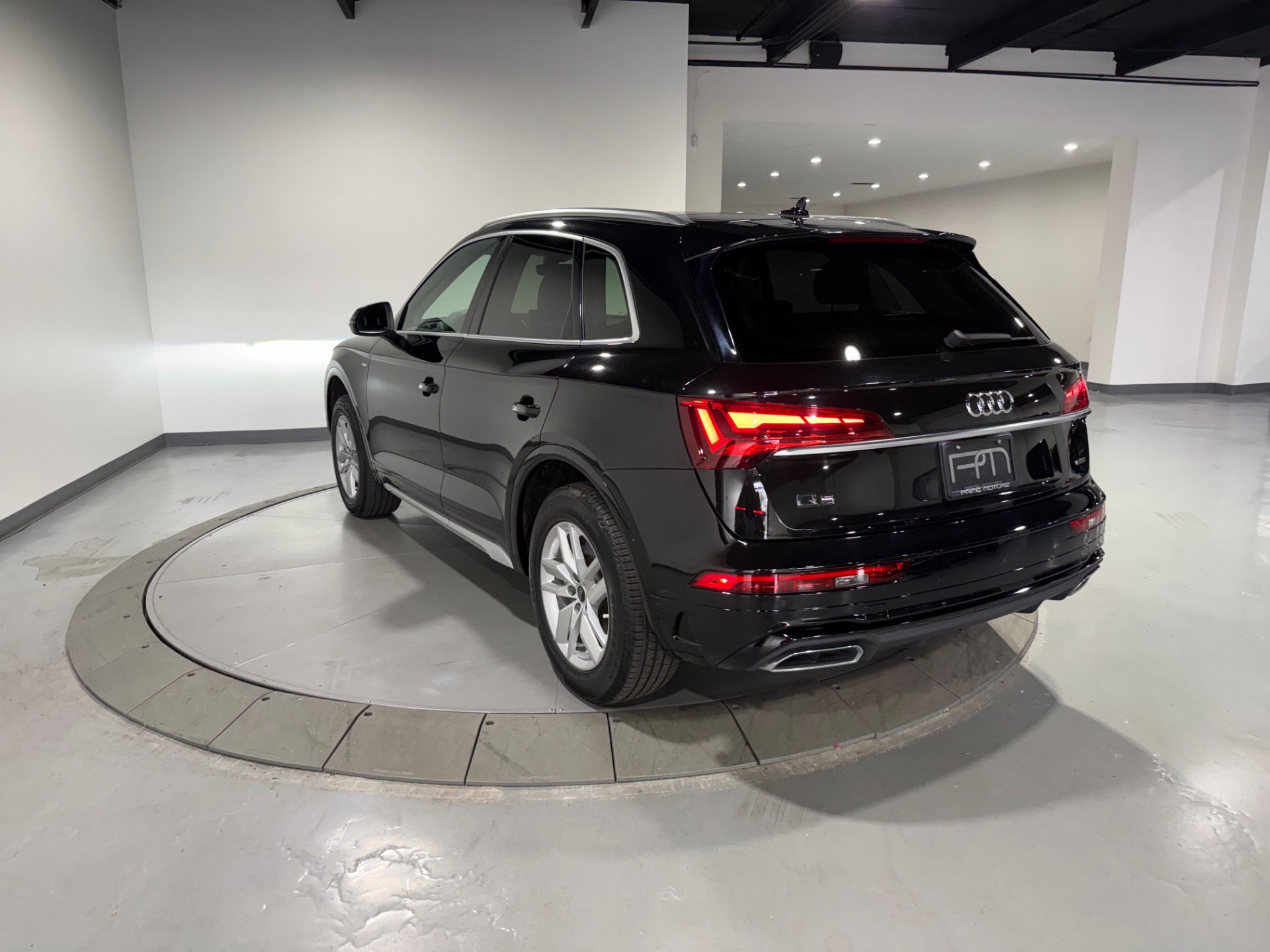 Used 2023 Audi Q5 2.0T Premium w/ Convenience Package AWD/4WD image 10