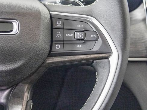 New 2025 Jeep Grand Cherokee L Limited w/ Black Appearance Package image 31