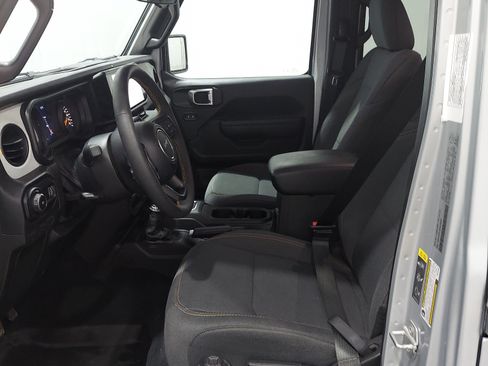 Used 2024 Jeep Wrangler Unlimited Sport AWD/4WD image 12