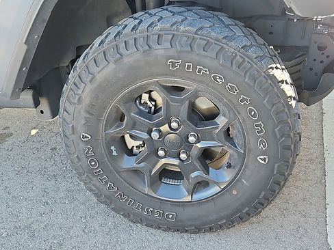 Used 2023 Jeep Wrangler Unlimited w/ Cold Weather Group image 5