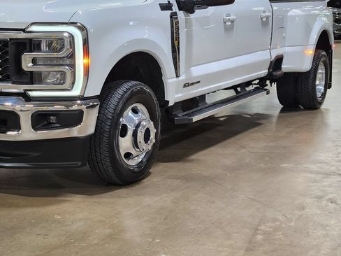 Used 2024 Ford F350 Lariat AWD/4WD image 17