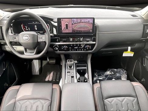 New 2026 Nissan Pathfinder Platinum image 5