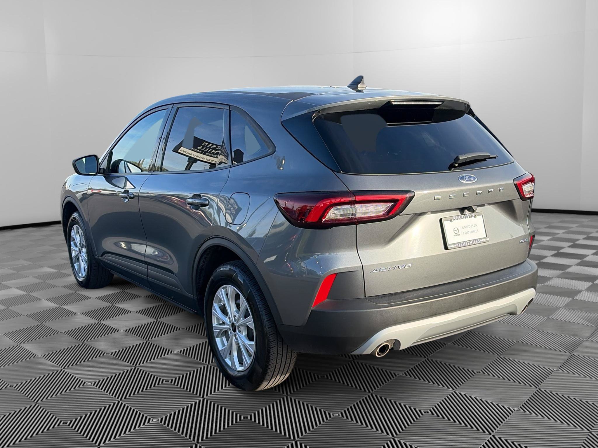 Used 2025 Ford Escape Active AWD/4WD image 5