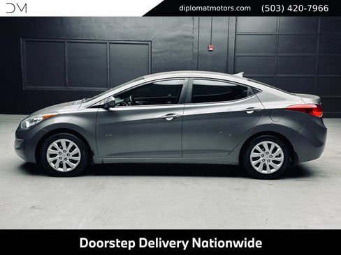 Used 2013 Hyundai Elantra GLS FWD image 4